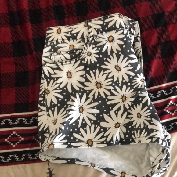 Forever 21 Pants - Forever 21+ sunflower shorts